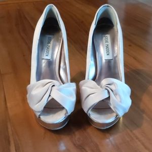 Steve madden nude pumps
